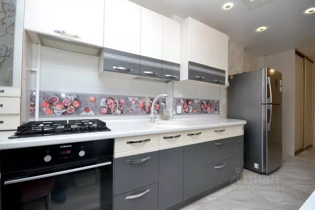 3-к кв. Саха (Якутия), Якутск ул. Федора Попова, 2 (61.0 м) - Фото 1