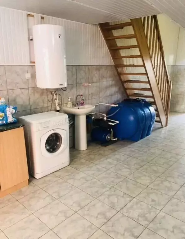 Дом в Краснодарский край, Геленджик ул. Набережная, 3 (100 м) - Фото 2