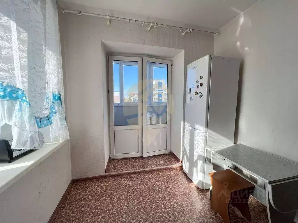 2-к кв. Белгородская область, Старый Оскол Дубрава мкр, 3 кв-л, 11 ... - Фото 2