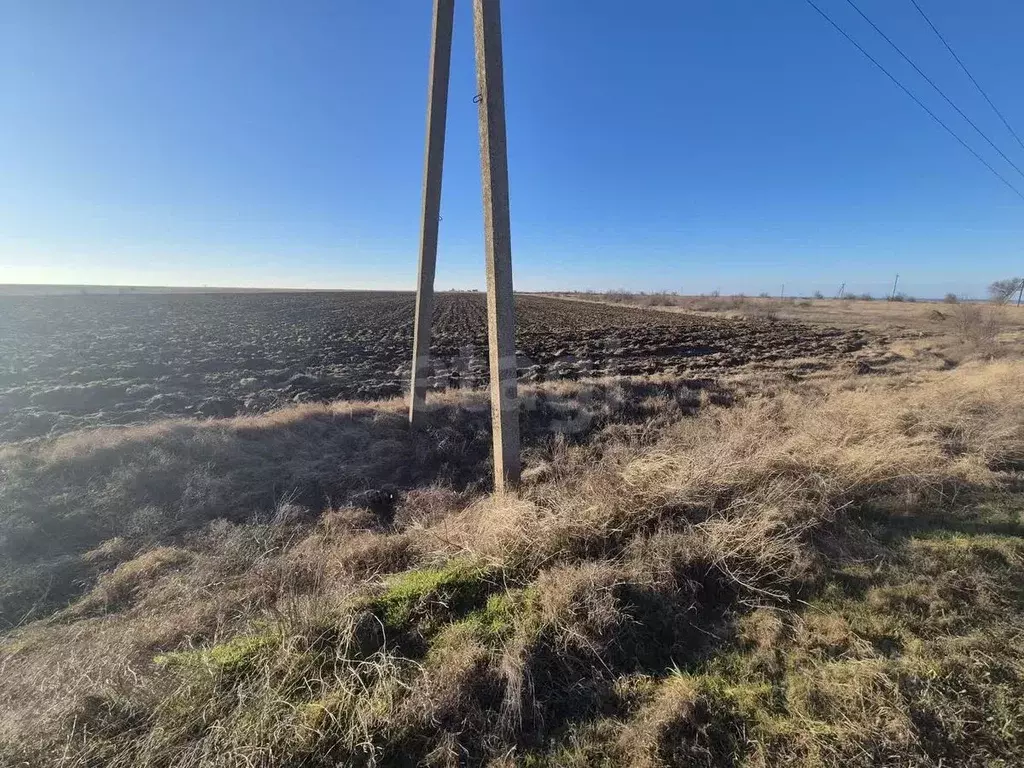 Участок в Крым, Ленинский район, Семисотское с/пос, с. Каменское ул. ... - Фото 1