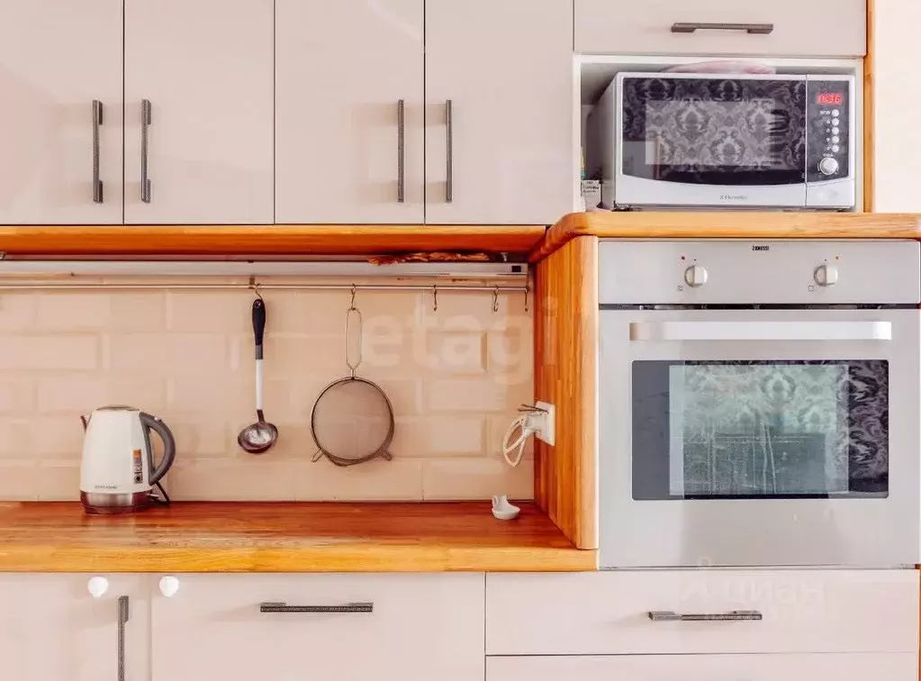 2-к кв. Свердловская область, Екатеринбург ул. Куйбышева, 21 (67.0 м) - Фото 2