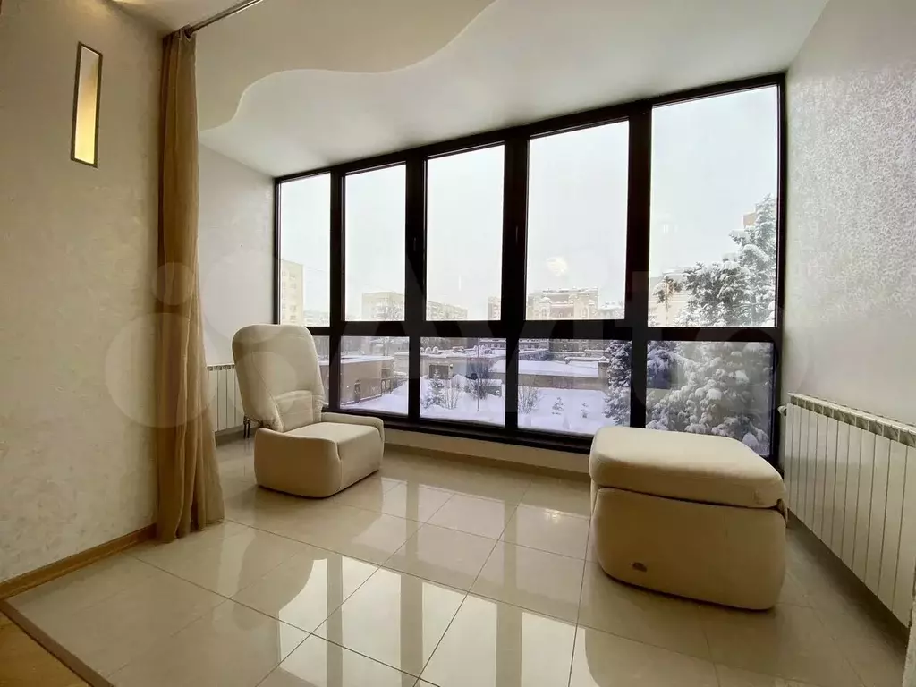 3-к. квартира, 120 м, 3/10 эт. - Фото 1