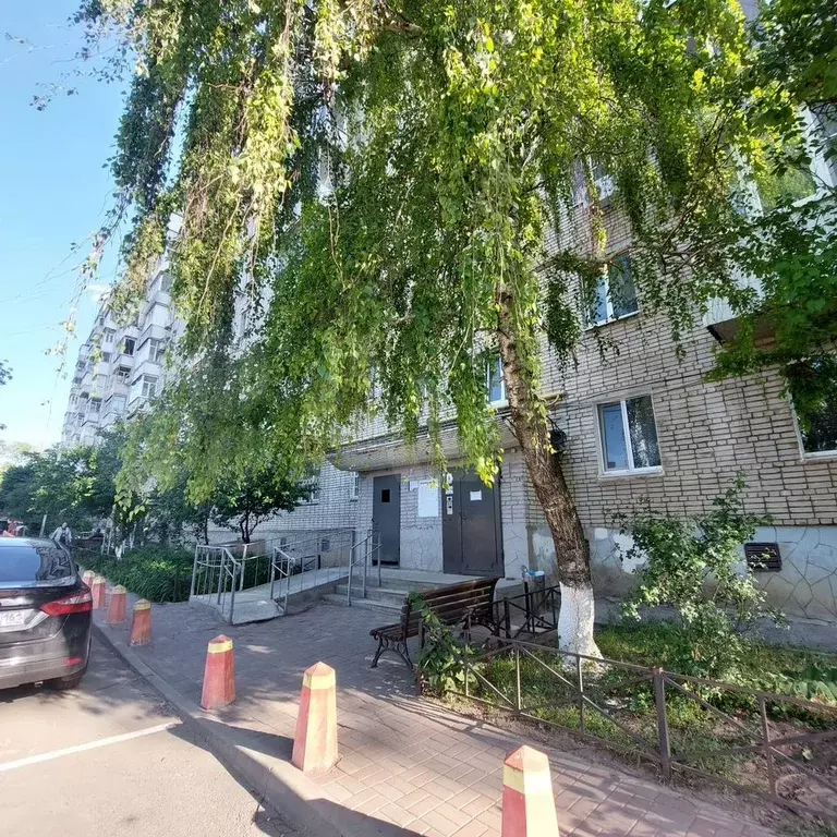 3-к. квартира, 65 м, 1/10 эт. - Фото 0