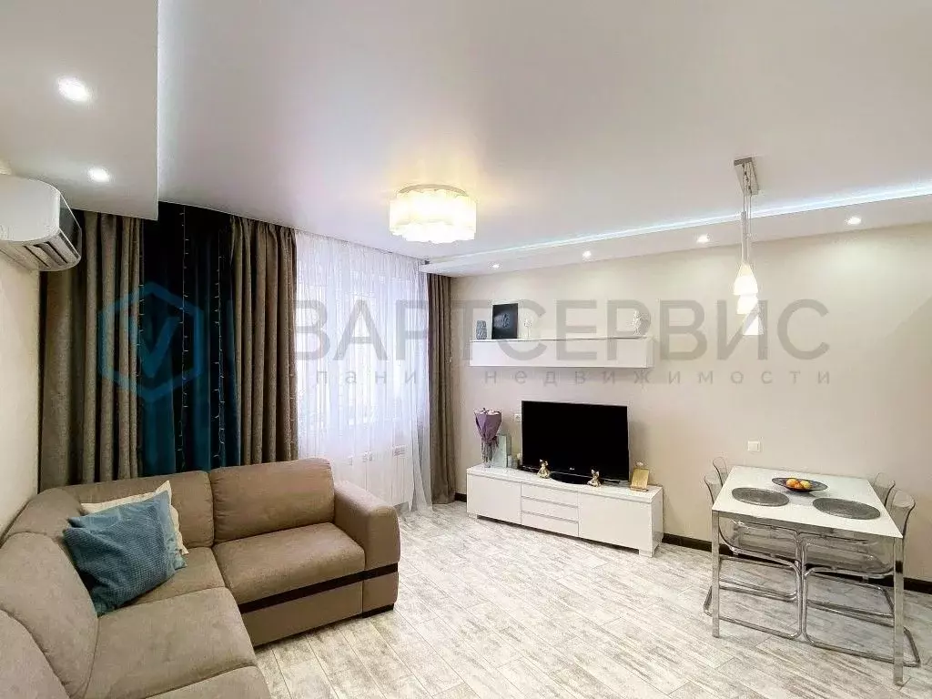 3-к кв. Омская область, Омск просп. Комарова, 22к1 (100.0 м) - Фото 1