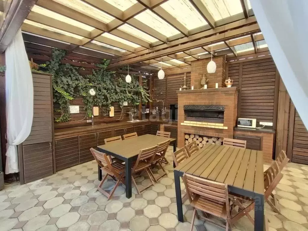 Дом в Краснодарский край, Ейск Морская ул. (240 м) - Фото 1