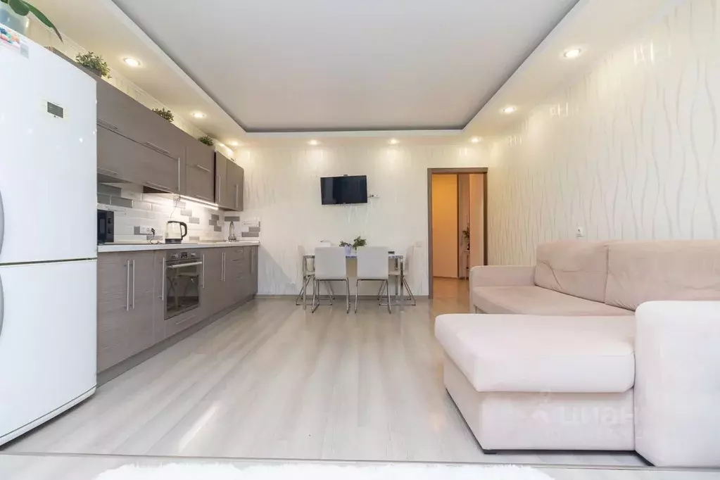 3-к кв. Омская область, Омск ул. Туполева, 5 (72.2 м) - Фото 1