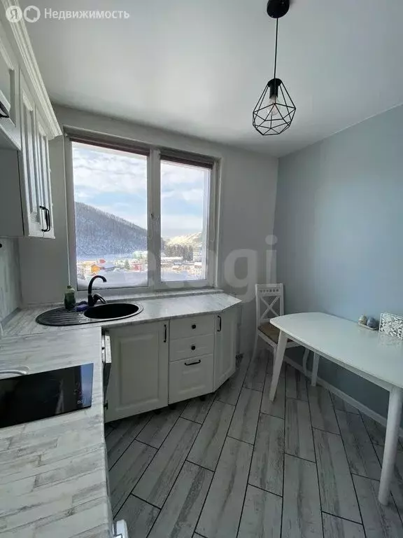 2-комнатная квартира: Горно-Алтайск, Набережная улица, 6 (48.3 м) - Фото 2