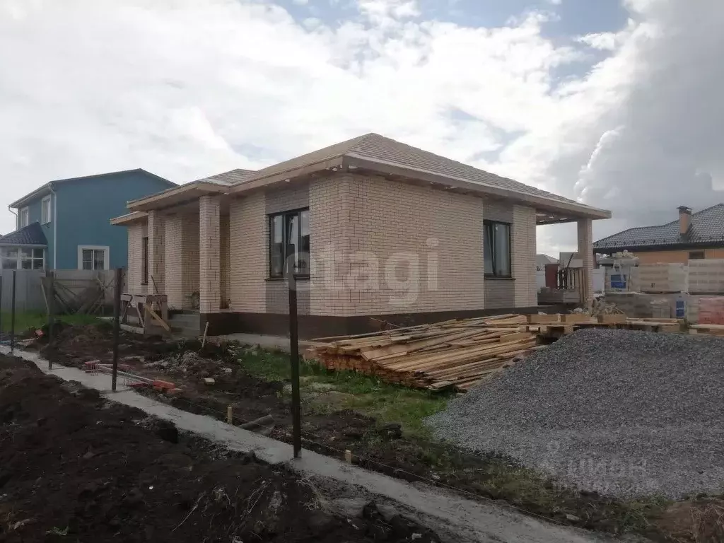 Дом в Курская область, Курский район, Новопоселеновский сельсовет, д. ... - Фото 1