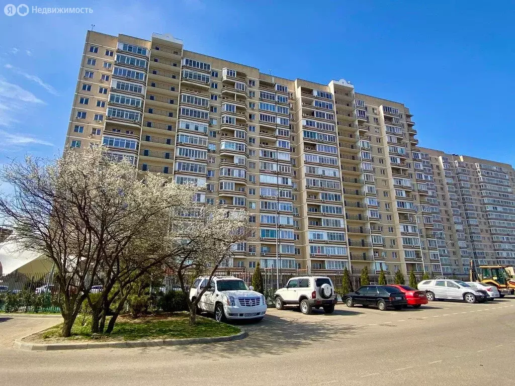 3-комнатная квартира: Краснодар, улица имени Дзержинского, 110А (67 м) - Фото 1