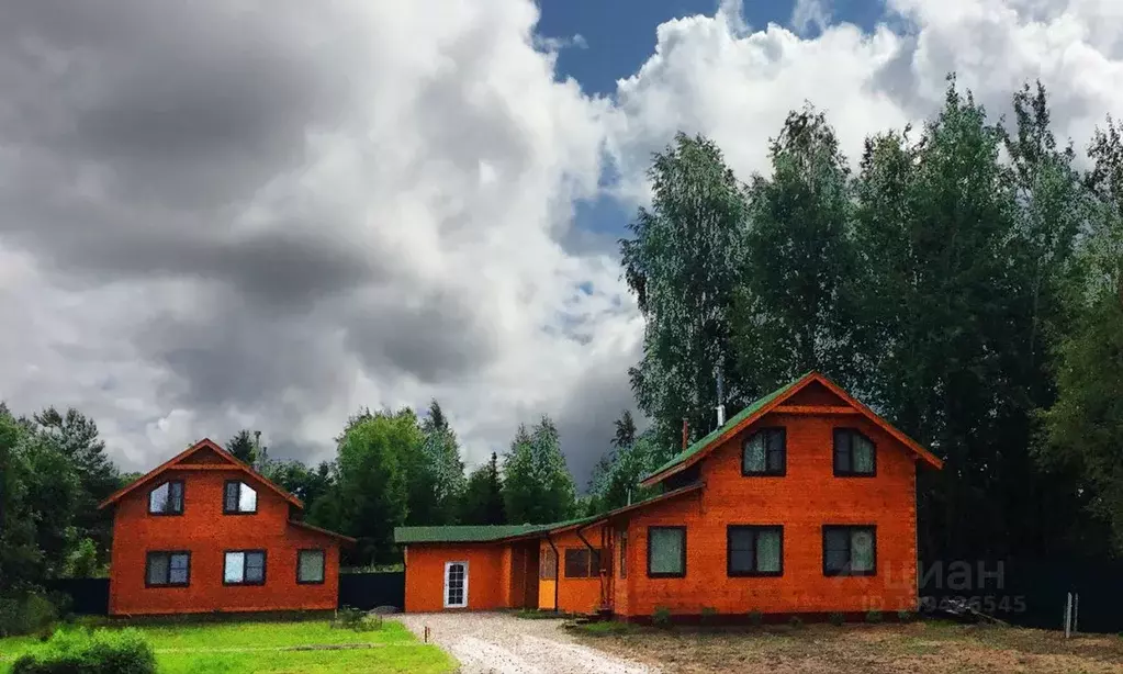 Дом в Ленинградская область, Лодейнопольский район, пос. Свирьстрой ... - Фото 1