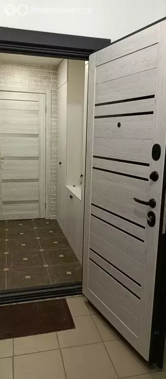 Квартира-студия: Омск, улица Виталия Суровикина, 2 (34.5 м) - Фото 1