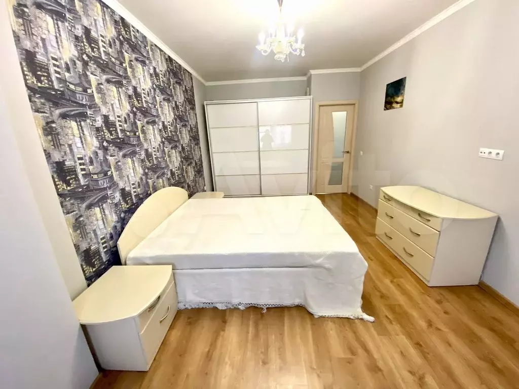 1-к. квартира, 42 м, 4/15 эт. - Фото 1