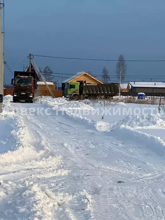 Участок в Тюменская область, Тюмень Садовое товарищество Липовый ... - Фото 0