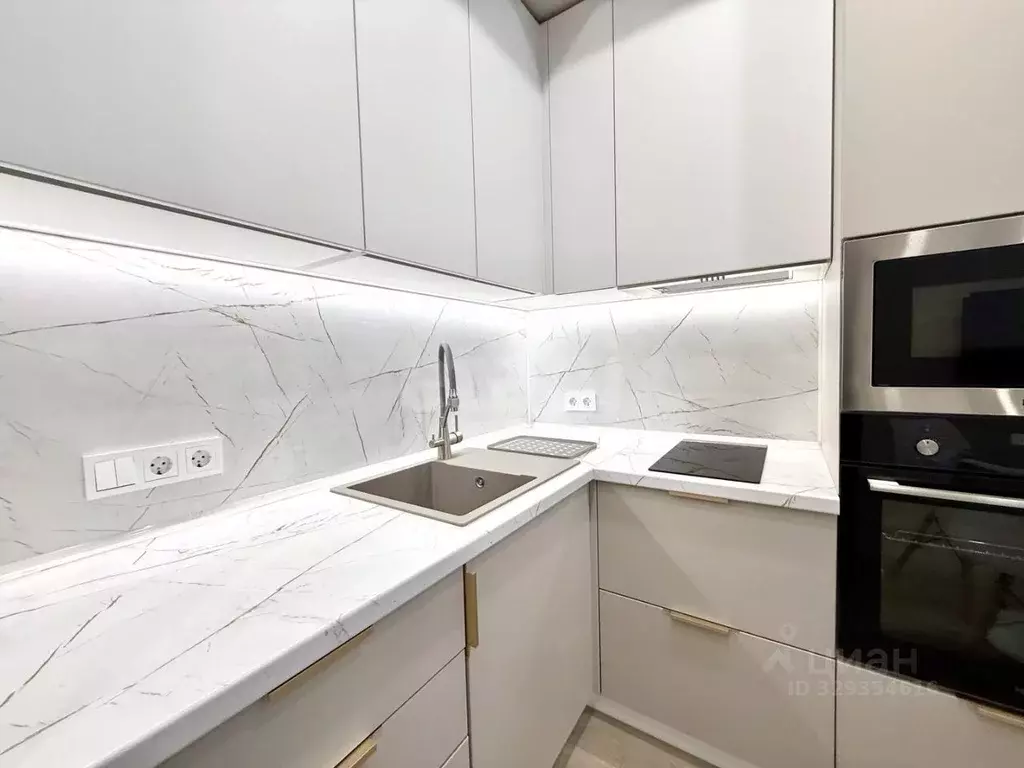 2-к кв. Татарстан, Казань ул. Алексея Козина, 8 (45.0 м) - Фото 2