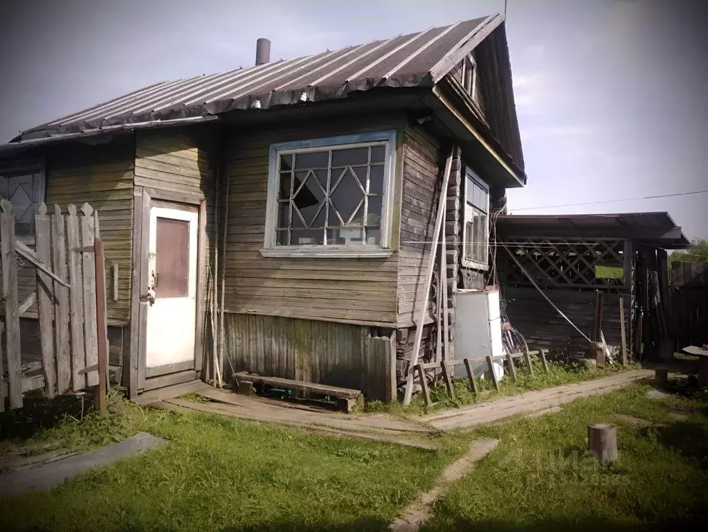 Дом в Новгородская область, Маловишерский район, Бургинское с/пос, д. ... - Фото 1