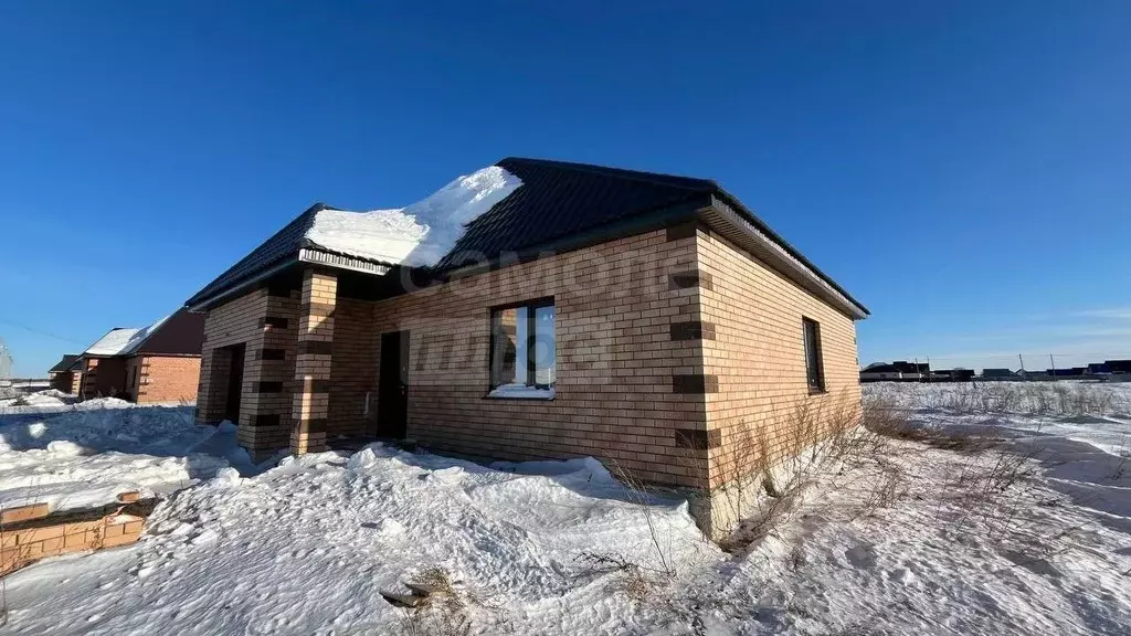 Дом в Оренбургская область, пос. Саракташ ул. Звездная (123 м) - Фото 1