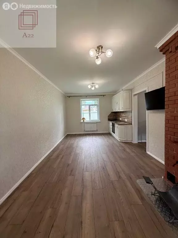 Дом в село Бобровка, Партизанская улица, 45 (80 м) - Фото 1