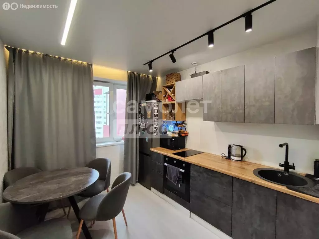 1-комнатная квартира: Тюмень, улица Пермякова, 81 (34 м) - Фото 0