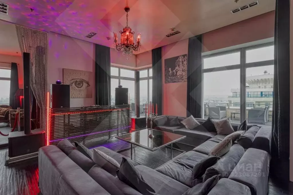 3-к кв. Москва Мосфильмовская ул., 70к1 (290.0 м) - Фото 1