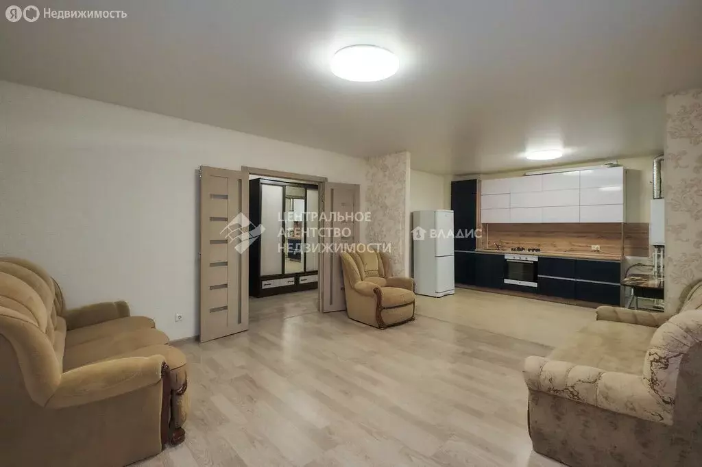 2-комнатная квартира: Рязань, Славянский проспект, 5 (64.4 м) - Фото 1