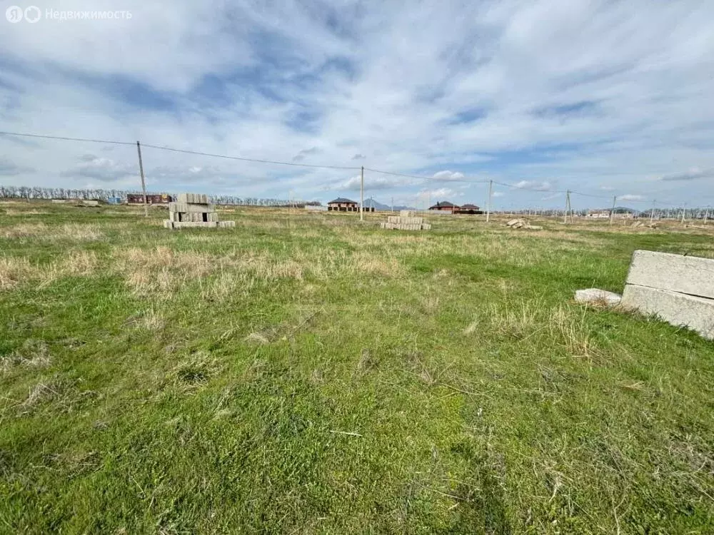 Участок в село Садовое, Кисловодская улица (8.1 м) - Фото 1