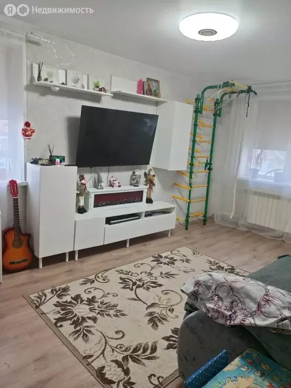 3-комнатная квартира: Кириши, Молодёжный бульвар, 12 (54 м) - Фото 1