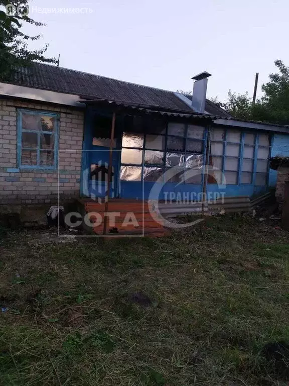 Дом в Воронежская область, Хохольское городское поселение, село Хохол ... - Фото 1