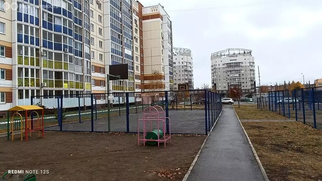 3-комнатная квартира: Каменск-Уральский, Комсомольский бульвар, 31 ... - Фото 1