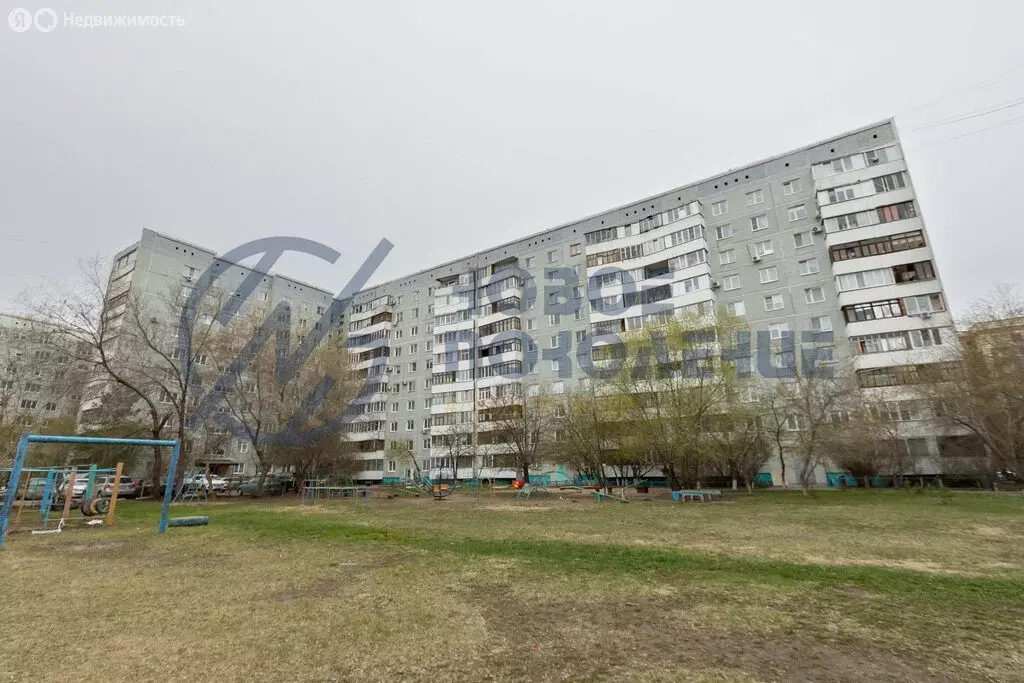3-комнатная квартира: Омск, улица Дмитриева, 5к4 (62.7 м) - Фото 0