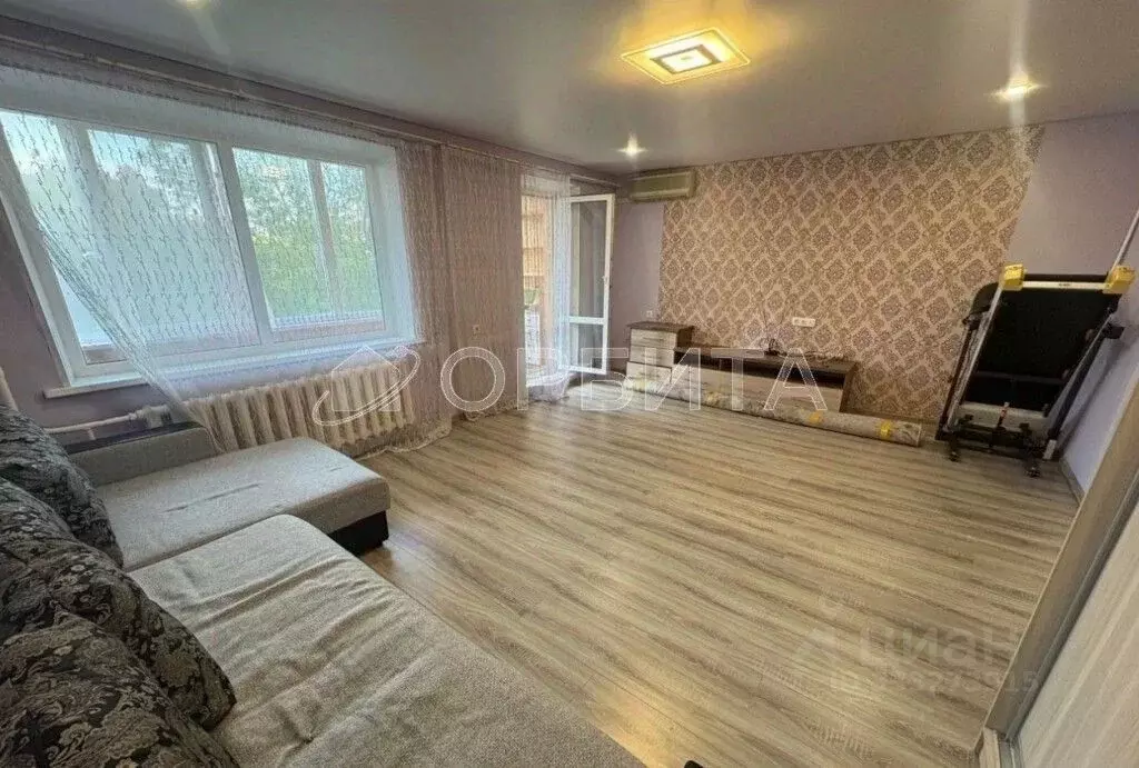 2-к кв. Тюменская область, Тюмень ул. Салтыкова-Щедрина, 55 (68.7 м) - Фото 1