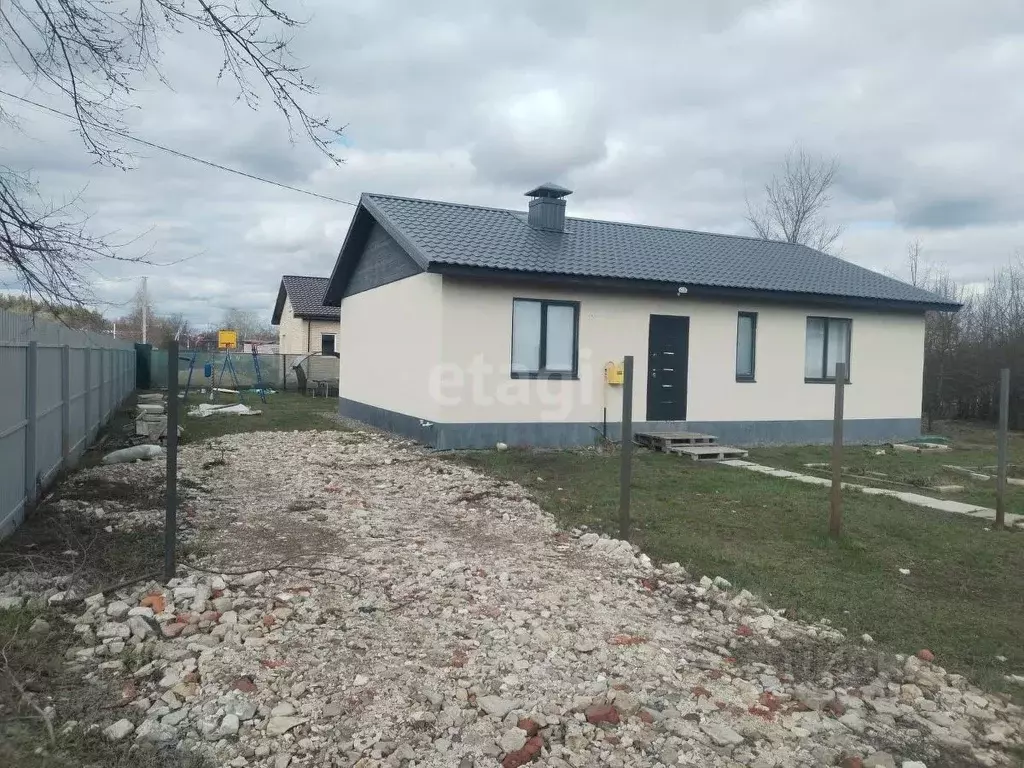Дом в Воронежская область, с. Новая Усмань ул. Октябрьская (94 м) - Фото 1