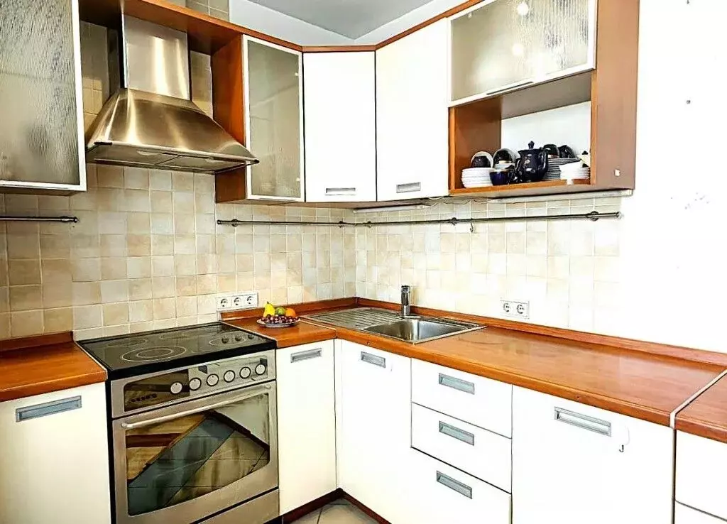 3-к кв. Омская область, Омск ул. 1905 года, 40 (75.2 м) - Фото 2