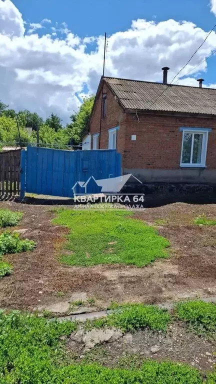 Дом в Саратовская область, Пугачевский район, Краснореченское ... - Фото 1