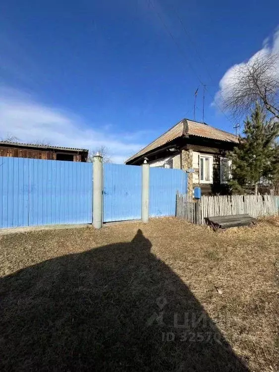 Дом в Хакасия, Алтайский район, с. Очуры Советская ул. (30 м) - Фото 1