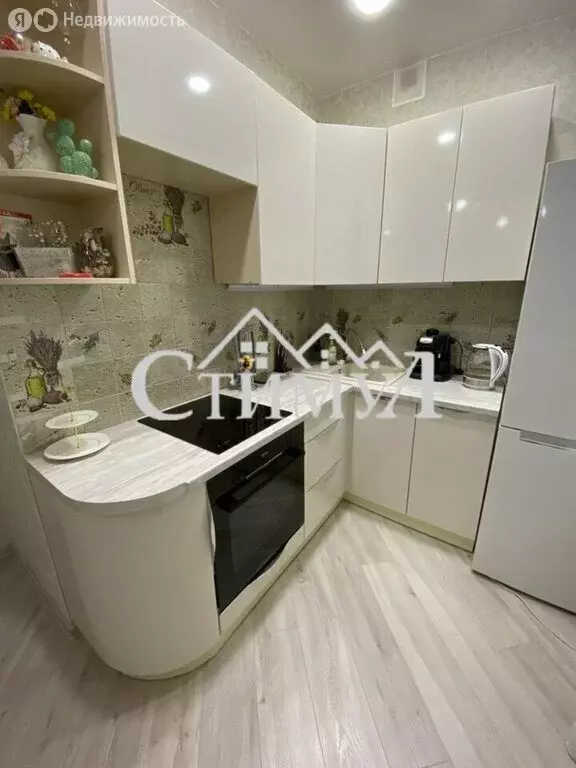2-комнатная квартира: Черногорск, улица Генерала Тихонова, 6Бк2 (60 м) - Фото 0