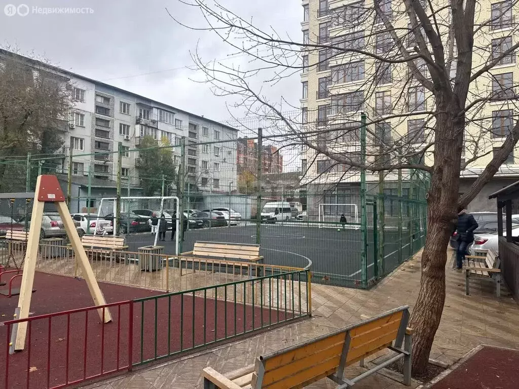 3-комнатная квартира: Махачкала, улица Нахимова, 13А (68 м) - Фото 1