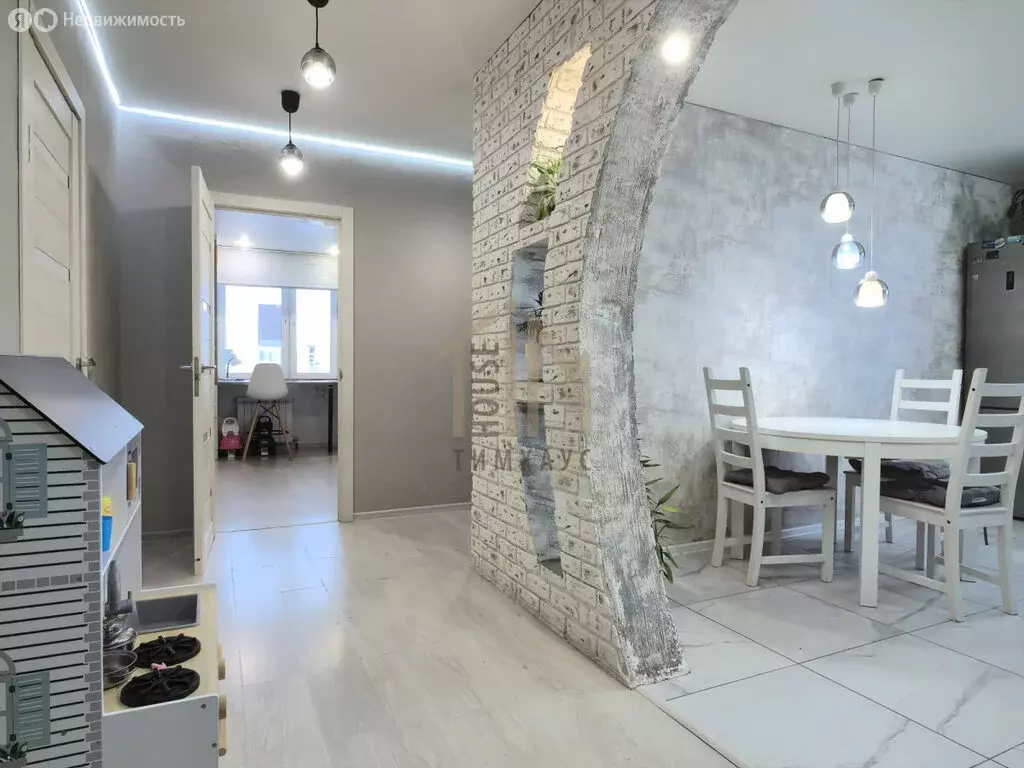 2-комнатная квартира: Омск, бульвар М.М. Кузьмина, 23 (58.6 м) - Фото 0