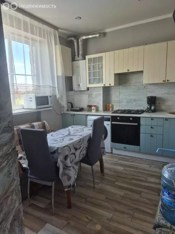 3-комнатная квартира: Батайск, улица Энгельса, 39 (67 м) - Фото 0