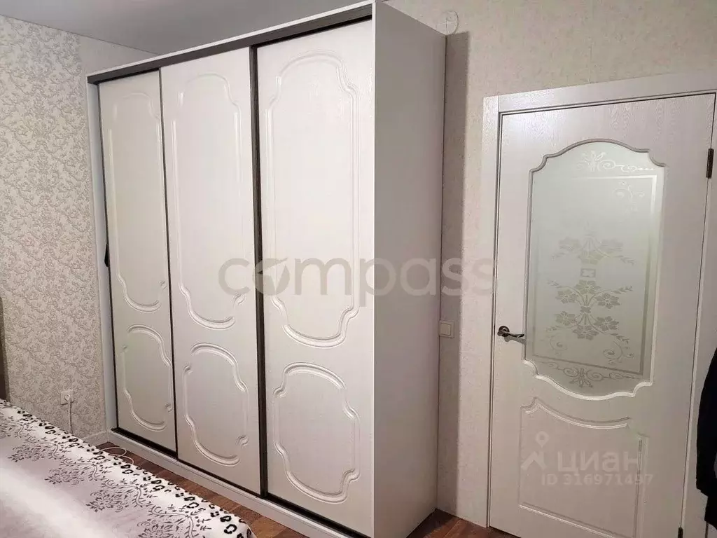 2-к кв. Тюменская область, Тюмень ул. Газовиков, 35 (67.7 м) - Фото 0