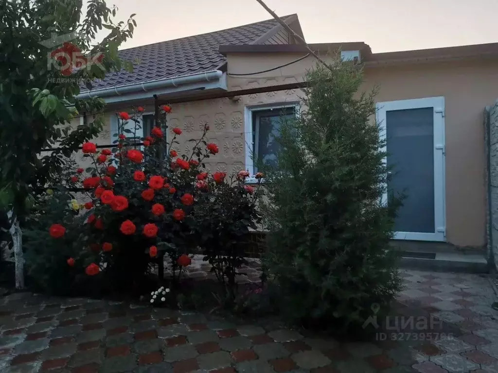 Дом в Крым, Сакский район, с. Штормовое ул. Юбилейная, 15 (115 м) - Фото 1