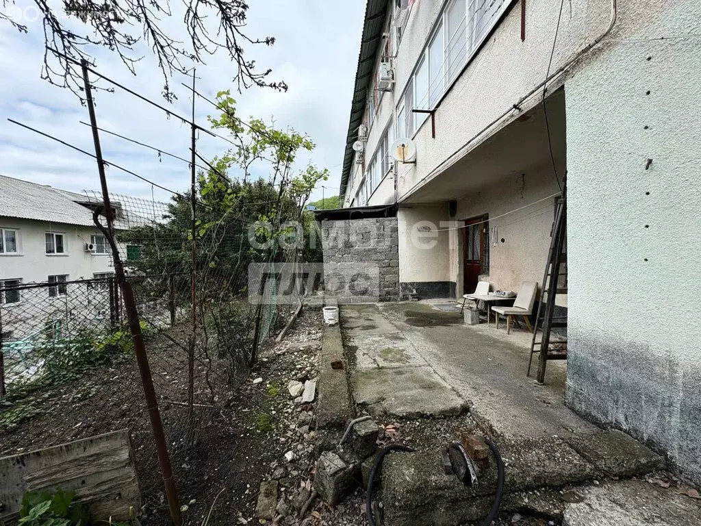 3-комнатная квартира: село Кроянское, улица Шаумяна, 4 (97 м) - Фото 0