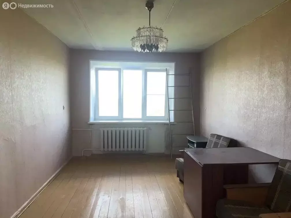 3-комнатная квартира: Еманжелинск, улица Чкалова, 4 (61.3 м) - Фото 1