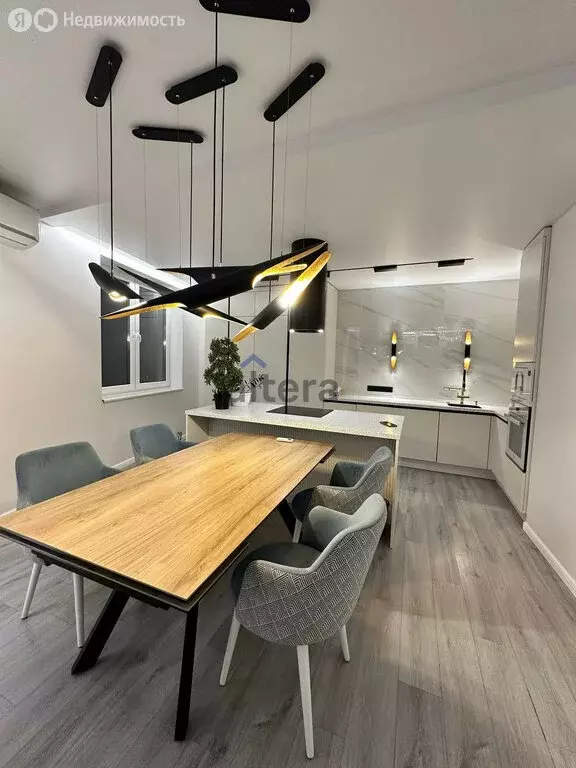 3-комнатная квартира: Казань, улица Оренбургский Тракт, 8Д (118.4 м) - Фото 1