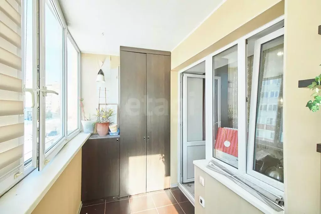 1-к кв. Тюменская область, Тюмень ул. Домостроителей, 38 (52.6 м) - Фото 1