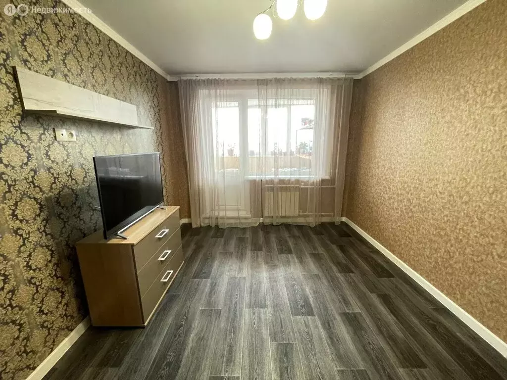 3-комнатная квартира: Казань, улица Фатыха Амирхана, 97 (65.2 м) - Фото 1
