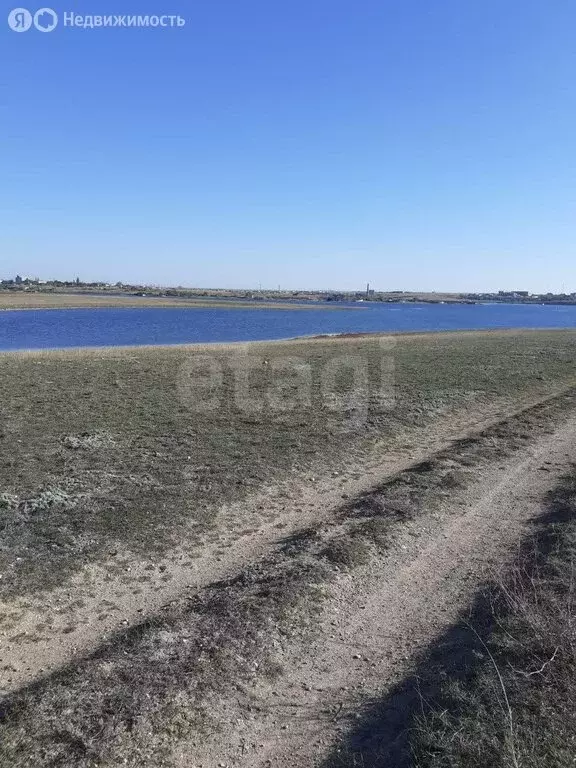 Участок в Черноморский район, село Новоивановка (100 м) - Фото 0