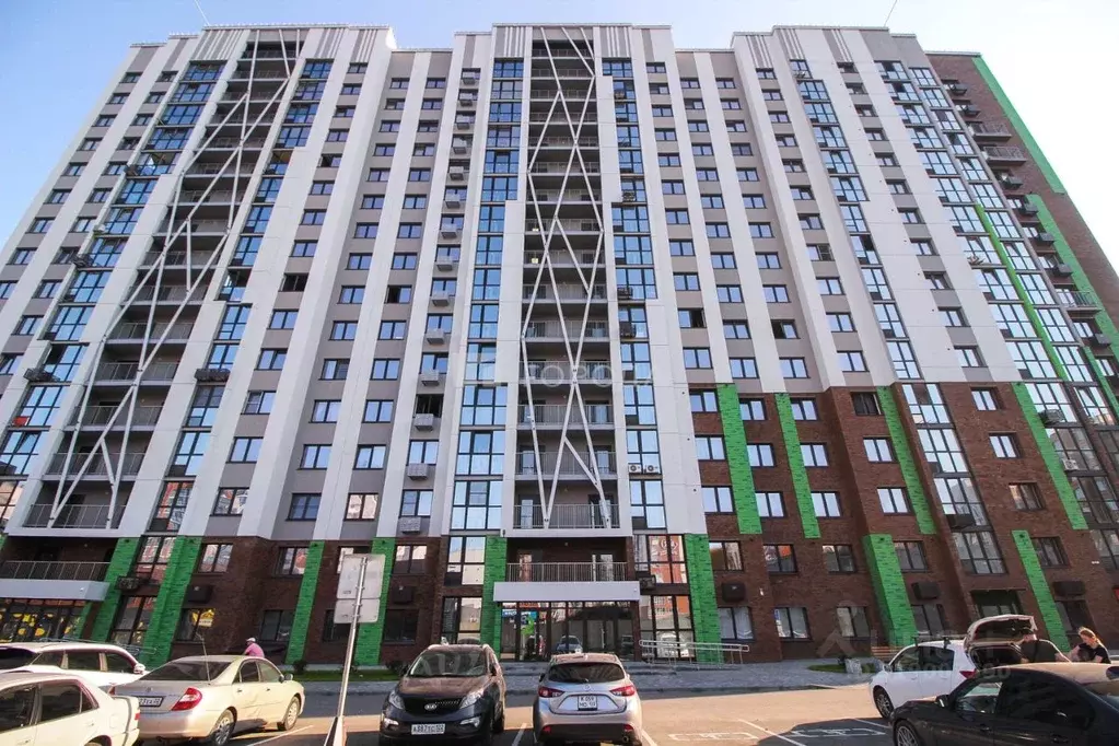 1-к кв. Алтайский край, Барнаул ул. Имени В.Т. Христенко, 3 (41.3 м) - Фото 0