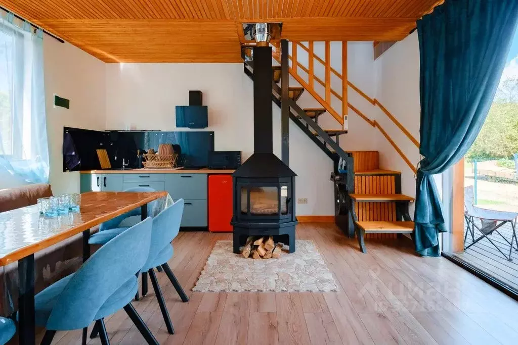 Дом в Краснодарский край, Апшеронский район, пос. Мезмай Заводская ... - Фото 1