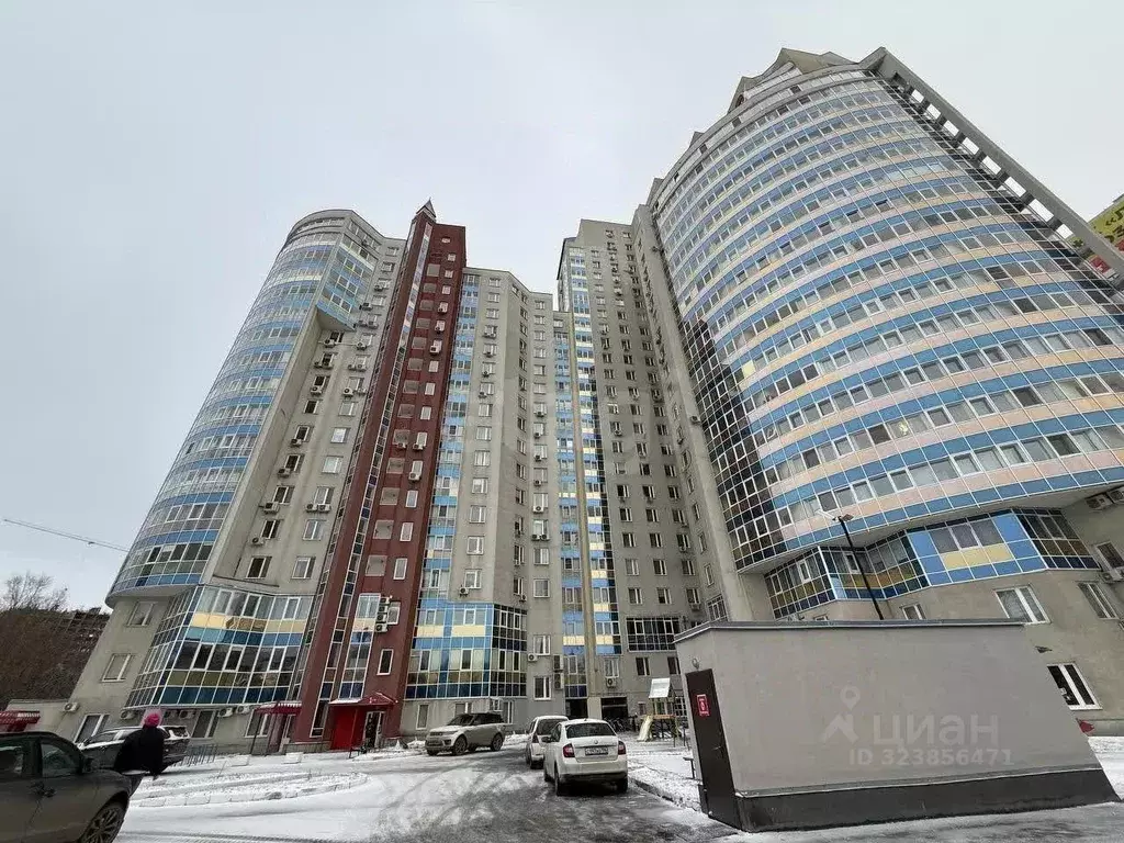 2-к кв. Свердловская область, Екатеринбург ул. Большакова, 25 (66.5 м) - Фото 1