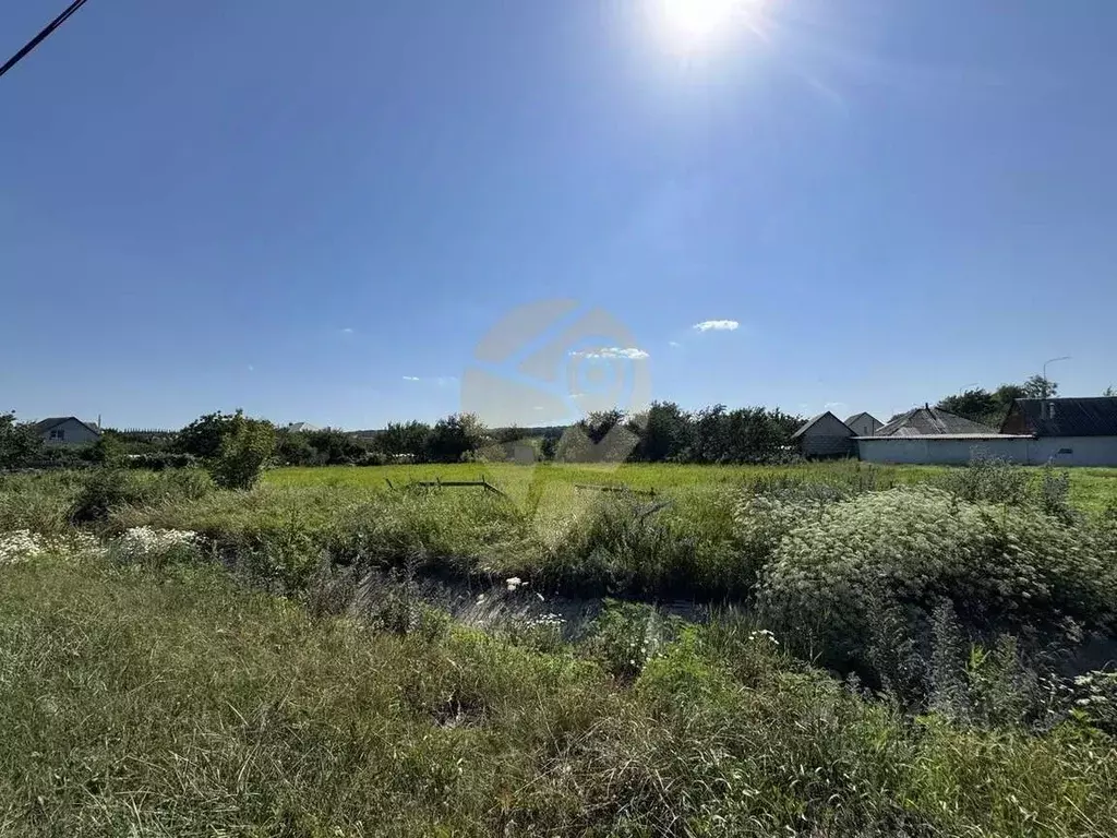 Участок в Белгородская область, Старооскольский городской округ, с. ... - Фото 0